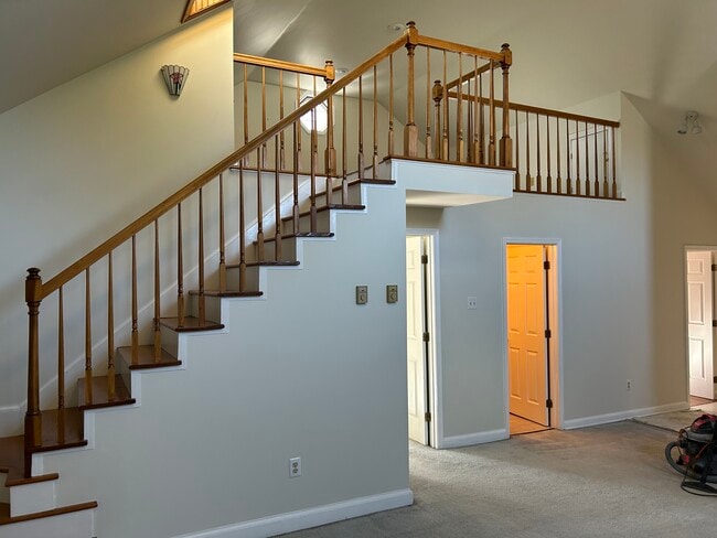 Photo - 515 W Burke St Unidad Carriage House