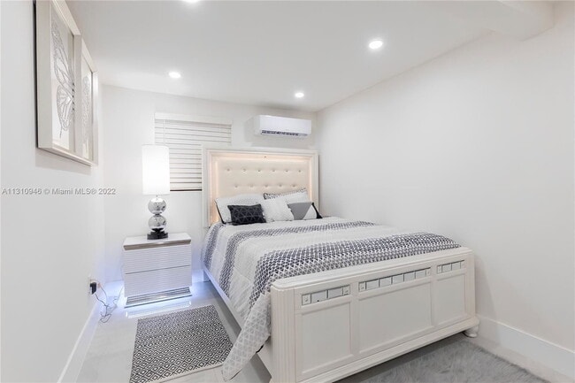 Photo - 52 NE 47th St Unidad 1