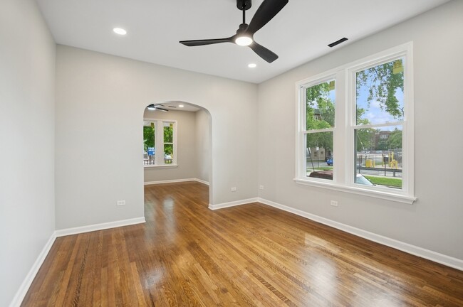 Photo - 3300 N Karlov Ave Unit 1