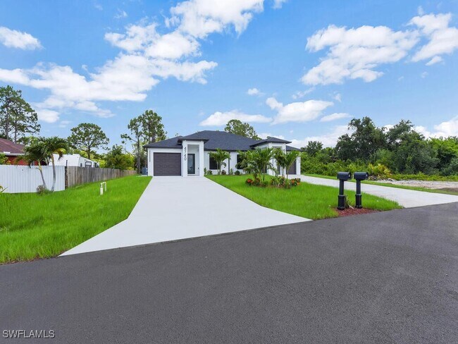 Photo - 4738-4740 Douglas Ln