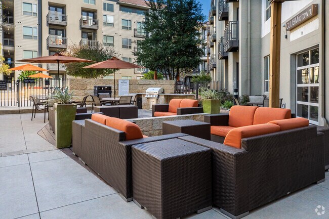 Pool 2 Lounge Area