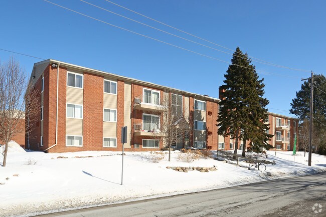University Green Apartments & Townhomes - University Green Apartments & Townhomes
