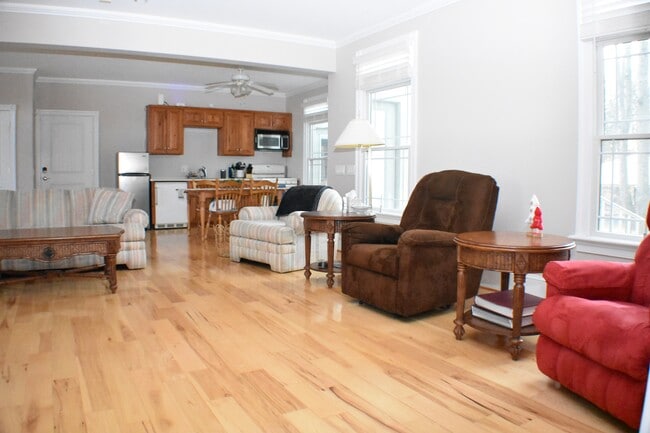 Photo - 2473 Canterbury Rd
