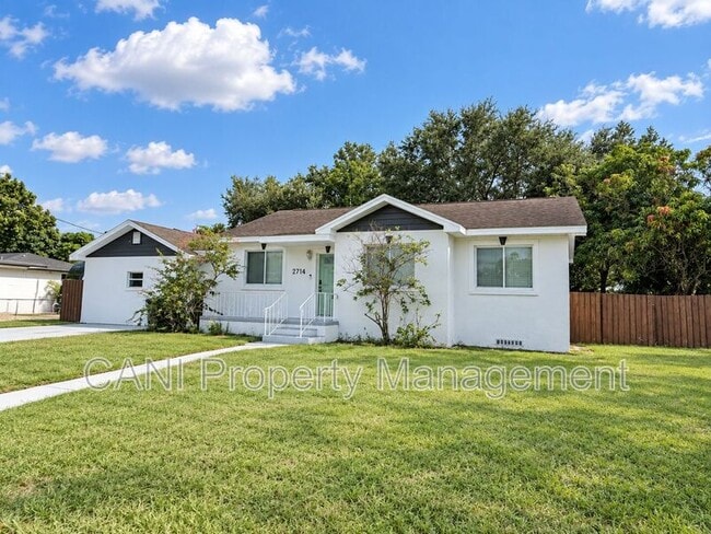 2714 W Palmetto St