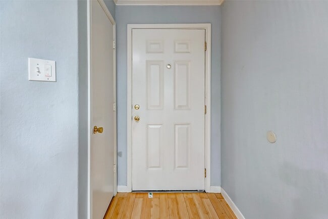 Photo - 10627 Ince Ln