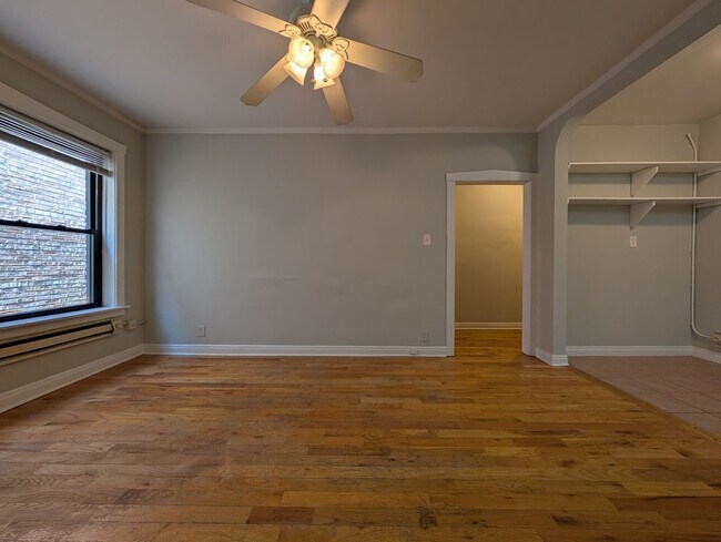 511 W Melrose St Unit 412