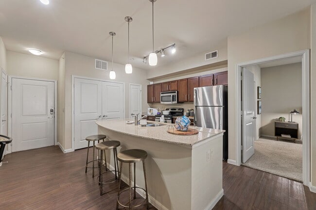 Building Photo - Platinum Castle Hills