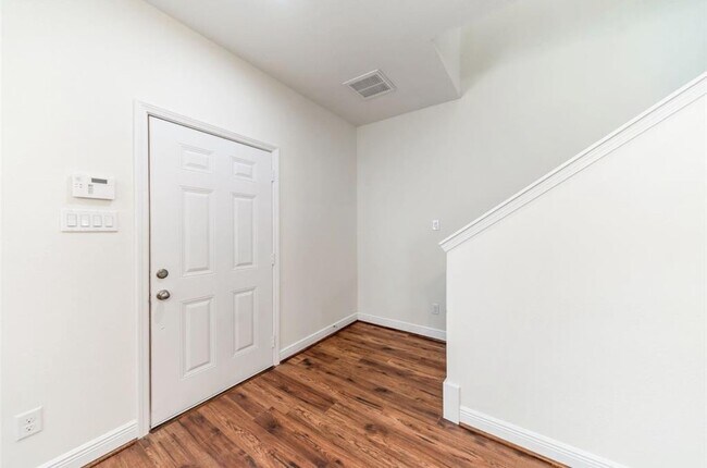 Photo - 5007 Mallow St Unidad B