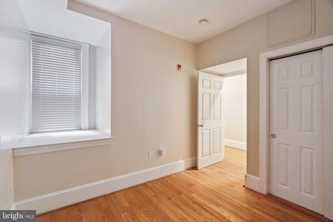 Photo - 1955 Locust St Unit 1R