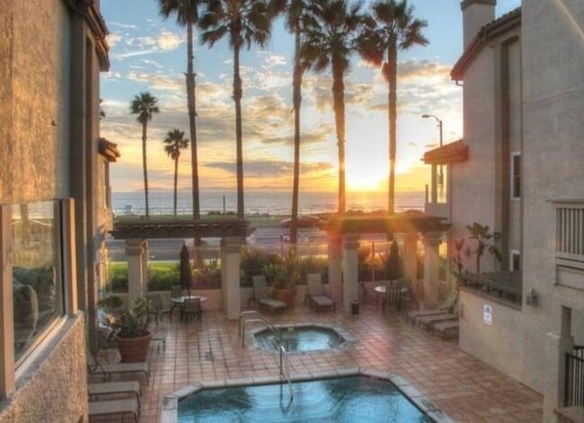 Spa frente a la playa climatizado todo el año y piscina sin calefacción. - 1400 Pacific Coast Hwy