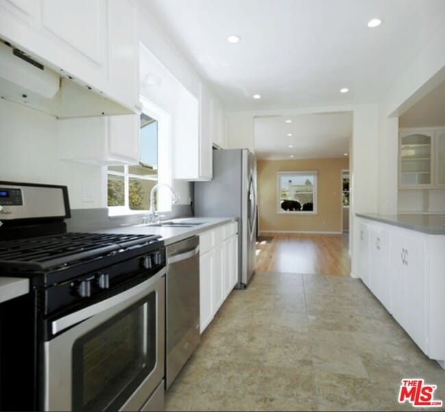 Photo - 4156 Chase Ave