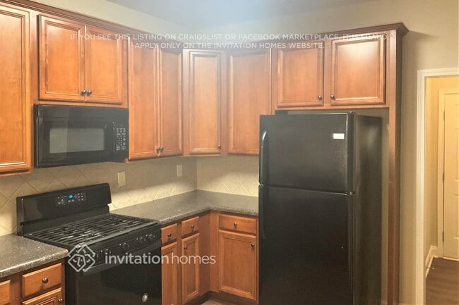 Photo - 490 Roland Manor Dr