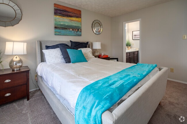 2 BR, 2 BA, 1,050 SF