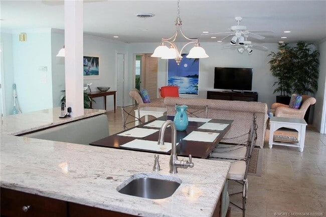 Photo - 513 Gunwale Ln