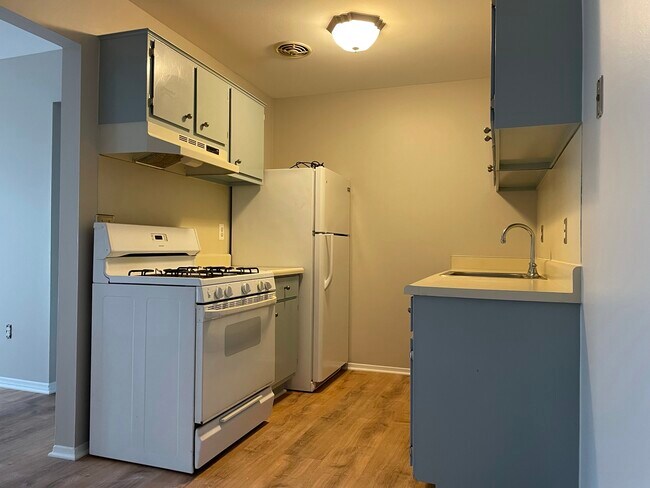 Kitchen #2 - 38290 Fairway Ct Unit #155