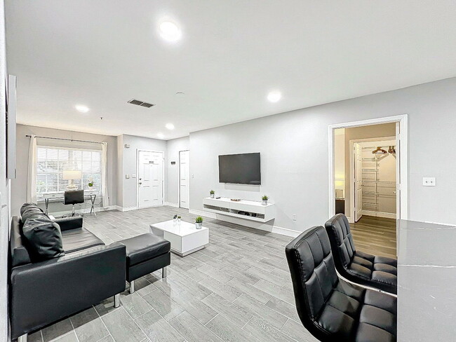 Photo - South Kirkman Road, Orlando, FL 32811 - 2 ...