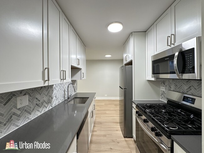 Photo - 533 W Aldine Ave Unit A00C