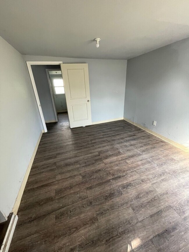 Photo - 201 E 6th St Unit A