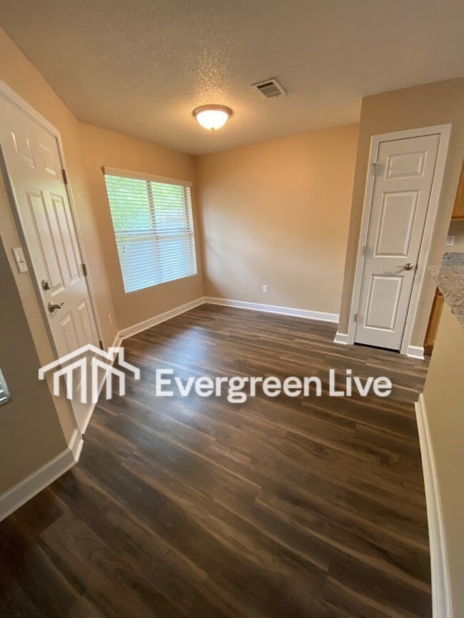 Photo - 56 Assana Ct