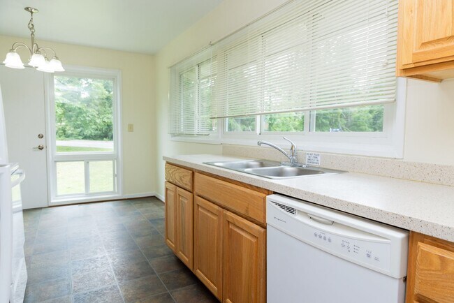 Photo - Mimosa Court