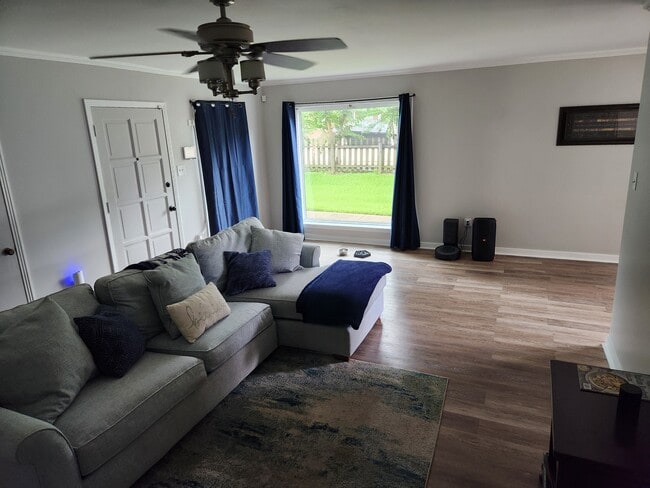 Photo - 4422 Ridgewood Rd