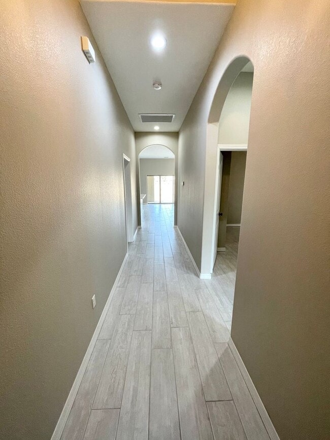 Photo - Beautiful 3 Bedroom Home on Desert Lakes Golf Course!