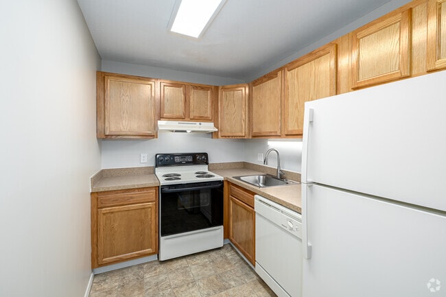 1BR, 1BA - 625SF - Kitchen