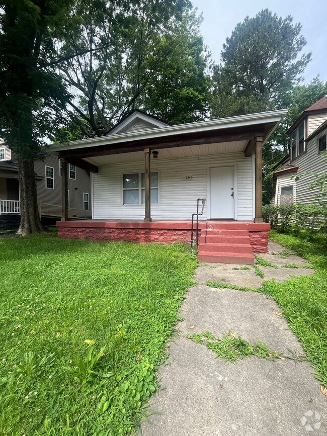 Building Photo - Beautifully renovated 3 bedroom house!