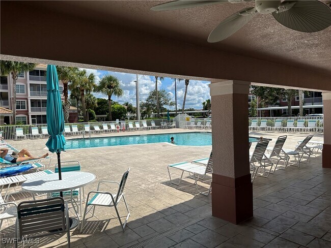 Building Photo - 15901 Pointe Cir Unit 402