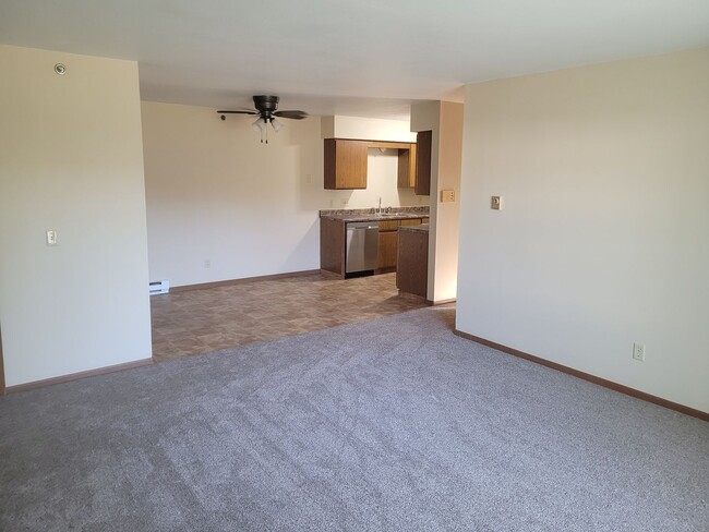 2205 Sylvan Way Unit 7