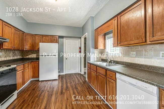 Building Photo - 1028 Jackson St Unit Apt 1