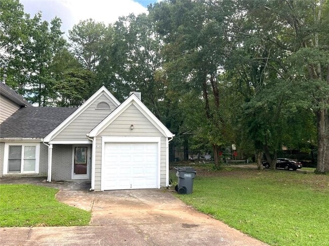 Building Photo - 8114 Woodlake Dr Rental
