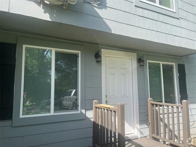 Building Photo - 5404 Pease St Rental