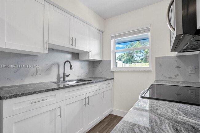 Building Photo - 929 S N St Unit 4