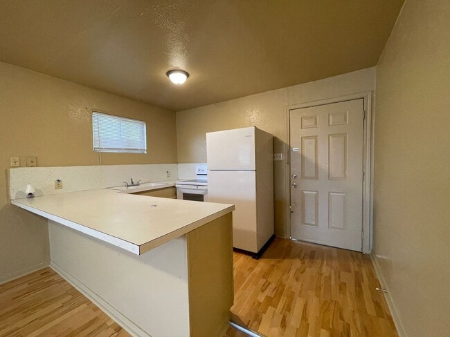 Photo - 745 Rosedale Dr