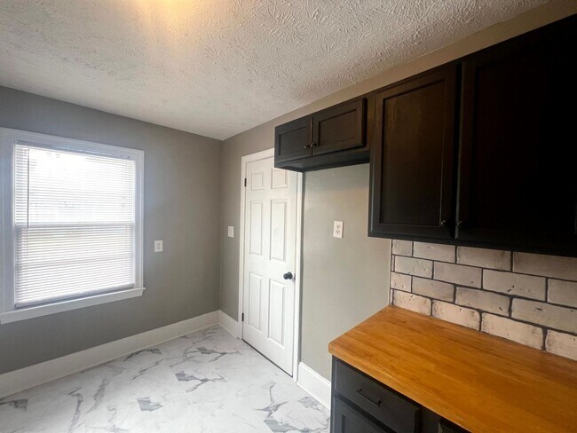 Photo - 124 Eastwood Ave