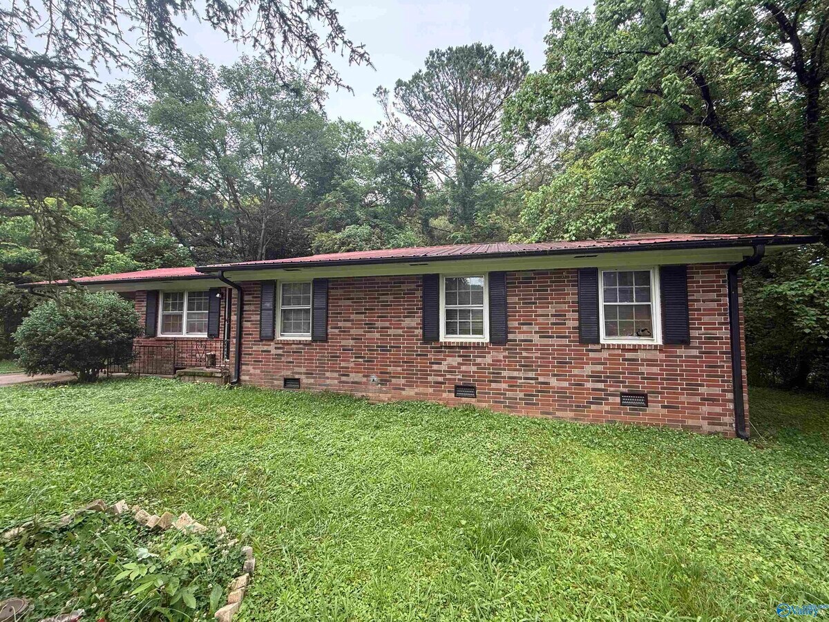 Photo - 902 Sisk St