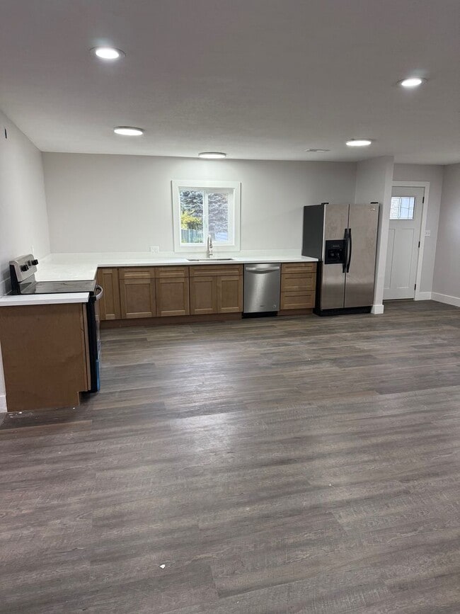 Photo - FABULOUS FOSTER