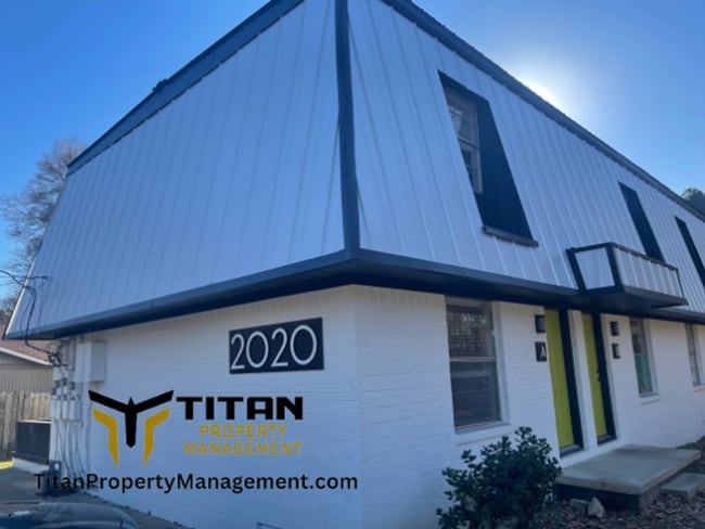 Building Photo - 2B/1B Townhome Unit 2020 Watts Rd. Apt D