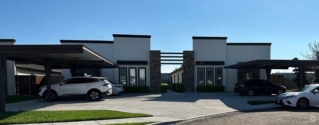 Building Photo - 216 Teak Dr Rental