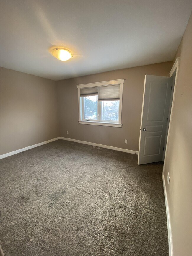 Photo - 467 Halifax St