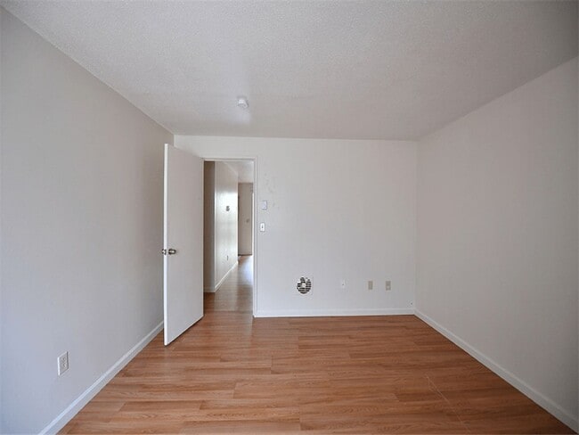 Courtview Square Apartments