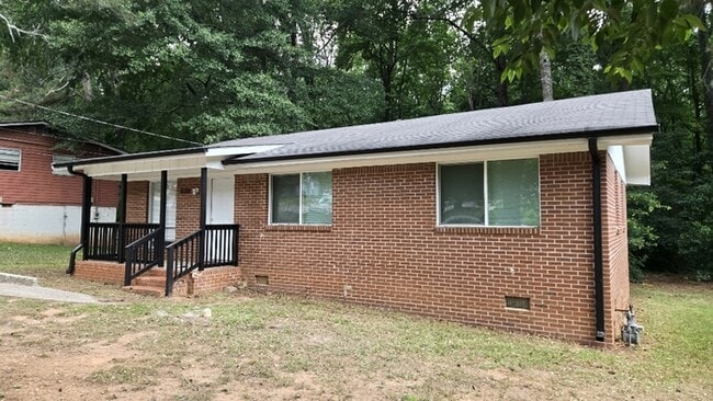 Building Photo - Fully Renovated Ranch Home