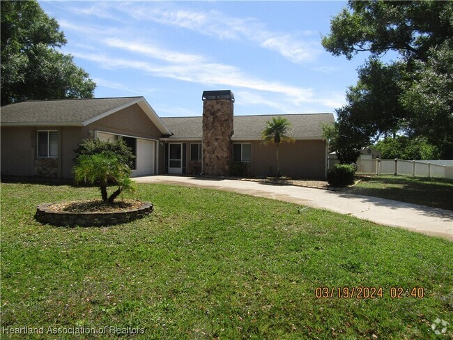 Building Photo - 5924 Pebble Ln Rental