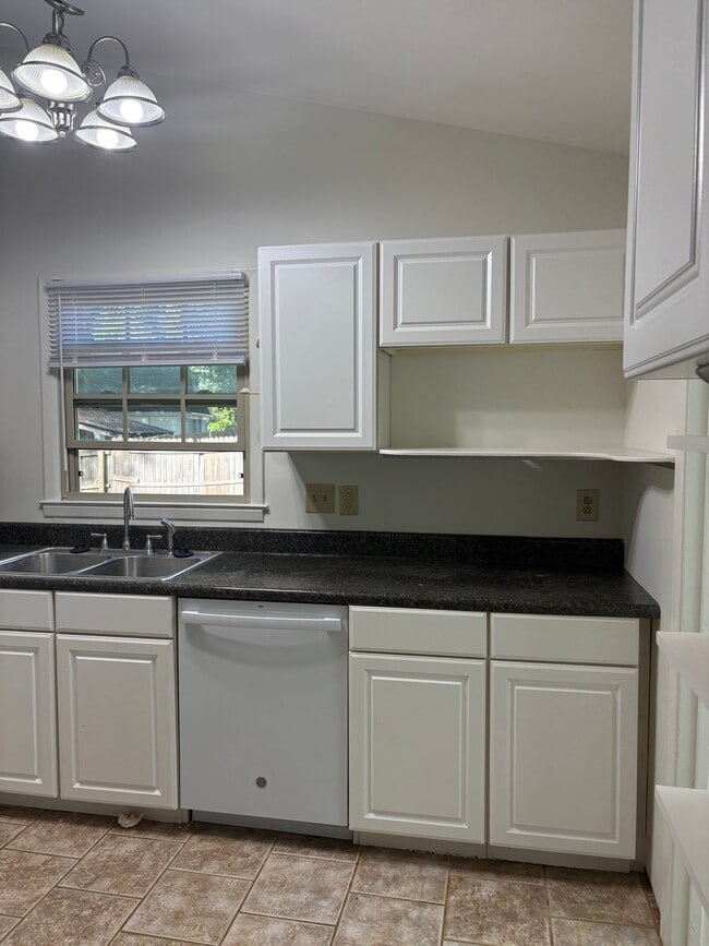 Photo - 124 Appletree Ct
