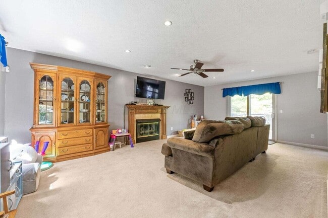 Photo - 1138 Devlin Ct