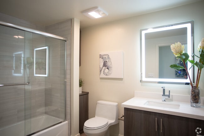 2BR, 2BA w Loft-1461 SF