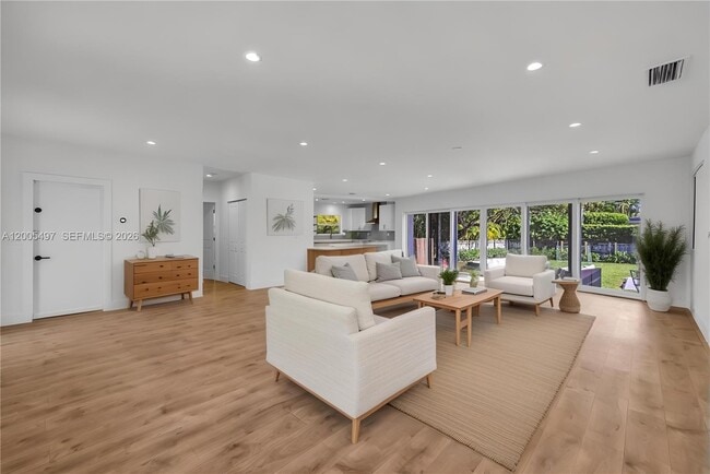 Building Photo - 1411 NE 101st St