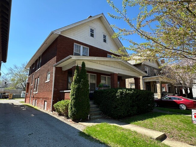 Building Photo - Thurman Ave 273-275 WAG Unit 273