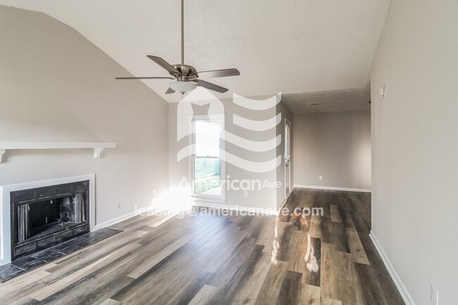 Photo - 882 Stafford Ct